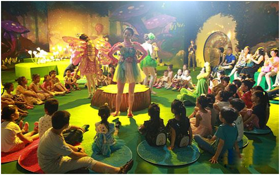 中国首个沉浸式亲子娱乐体验馆《魔法旅行团》