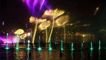 泉城夜宴明湖秀