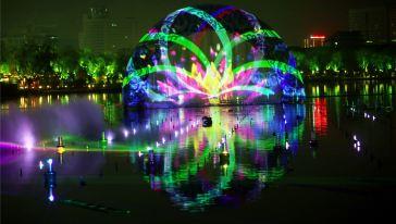 泉城夜宴明湖秀