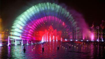 泉城夜宴明湖秀