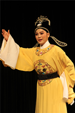 大型新编传统越剧《新巡按斩父》