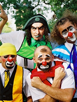 幽默亲子剧《小丑嘉年华》