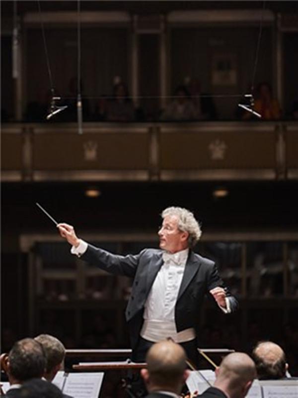 弗朗茨·威尔瑟-莫斯特与克利夫兰管弦乐团音乐会