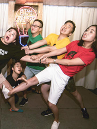 即兴现场秀《挑战暑期档重播剧》