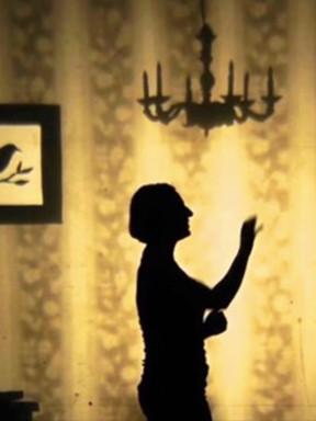 爱丁堡艺术节告罄佳作 美国国宝级光影偶剧《双生姊妹》