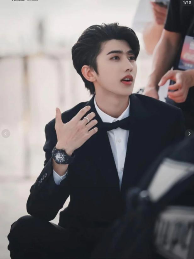 [代拍费]蔡徐坤演唱会海口站