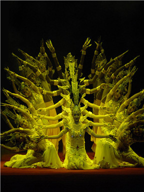 2016国家大剧院舞蹈节：太原舞蹈团《千手观音》