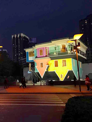 奇幻颠倒冰雪刺激体验