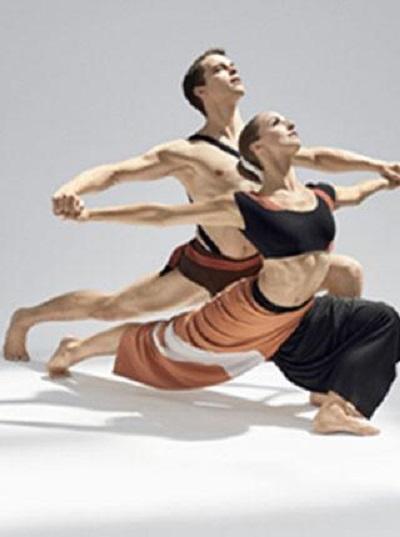 【光辉的历程：回顾70载的艺术辉煌】品评&ldquo;舞蹈十二天&rdquo;&mdash;&mdash;回眸&ldquo;传统与现代&rdquo;交融发展的70年