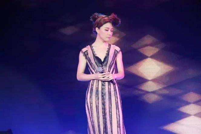 邓丽欣 等你约会我 演唱会深圳站