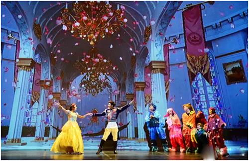 3D多媒体梦幻音乐剧《白雪公主》中英双语版 3D多媒体梦幻音乐剧《白雪公主》中英双语版