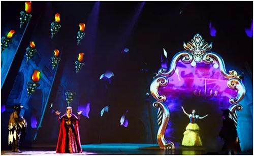 3D多媒体梦幻音乐剧《白雪公主》中英双语版 3D多媒体梦幻音乐剧《白雪公主》中英双语版