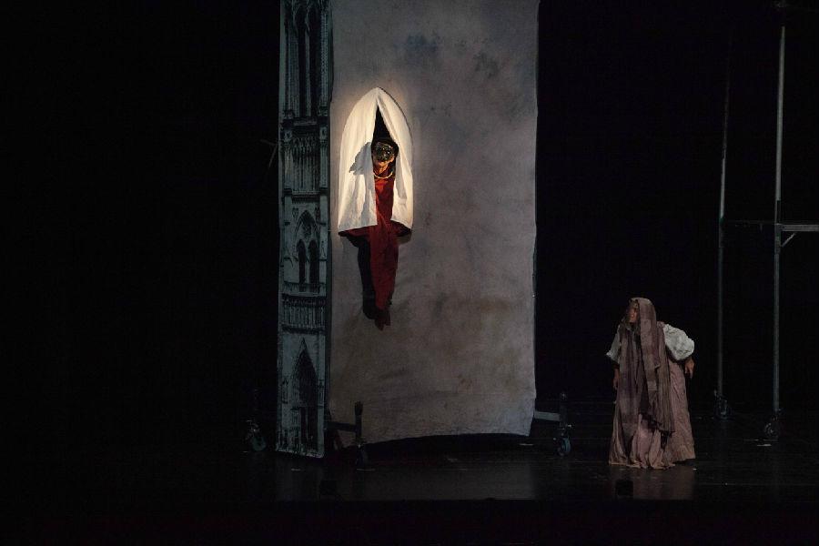 英法联合制作-英国TNT剧院原版经典话剧《巴黎圣母院》 英法联合制作-英国TNT剧院原版经典话剧《巴黎圣母院》