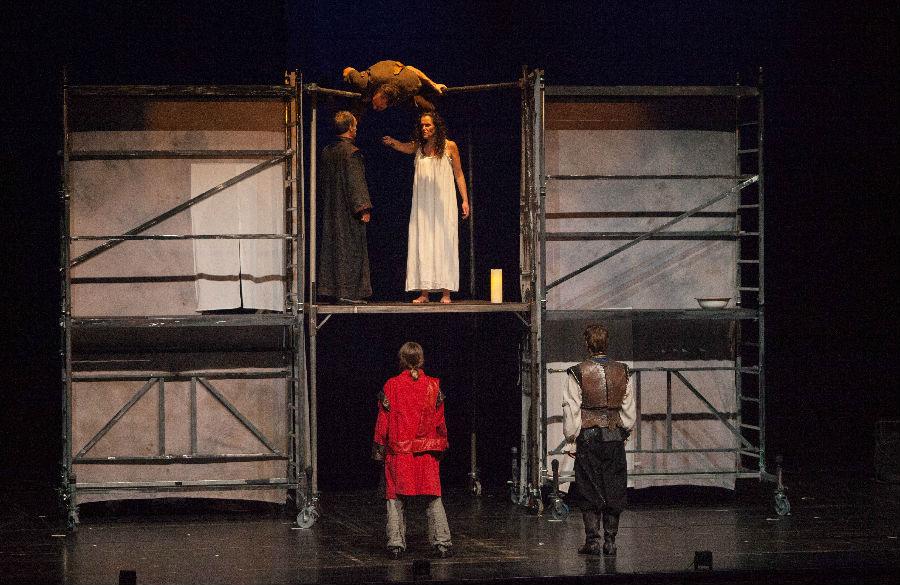 英法联合制作-英国TNT剧院原版经典话剧《巴黎圣母院》 英法联合制作-英国TNT剧院原版经典话剧《巴黎圣母院》