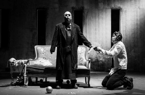 孟京辉荒诞喜剧《蛋》