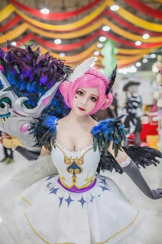 coser、主持人二霜.jpg