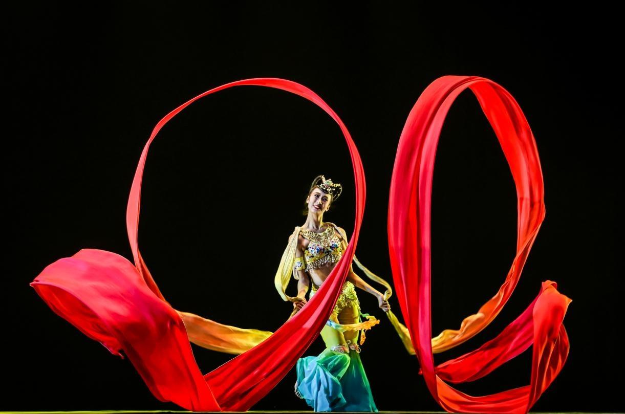 【Chikarahoi】2015级中国古典舞表演班 - 纸扇书生_哔哩哔哩 (゜-゜)つロ 干杯~-bilibili