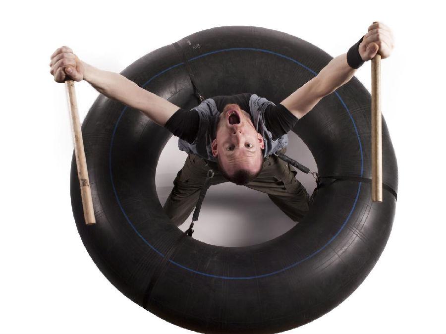 百老汇票房传奇《STOMP 破铜烂铁》 