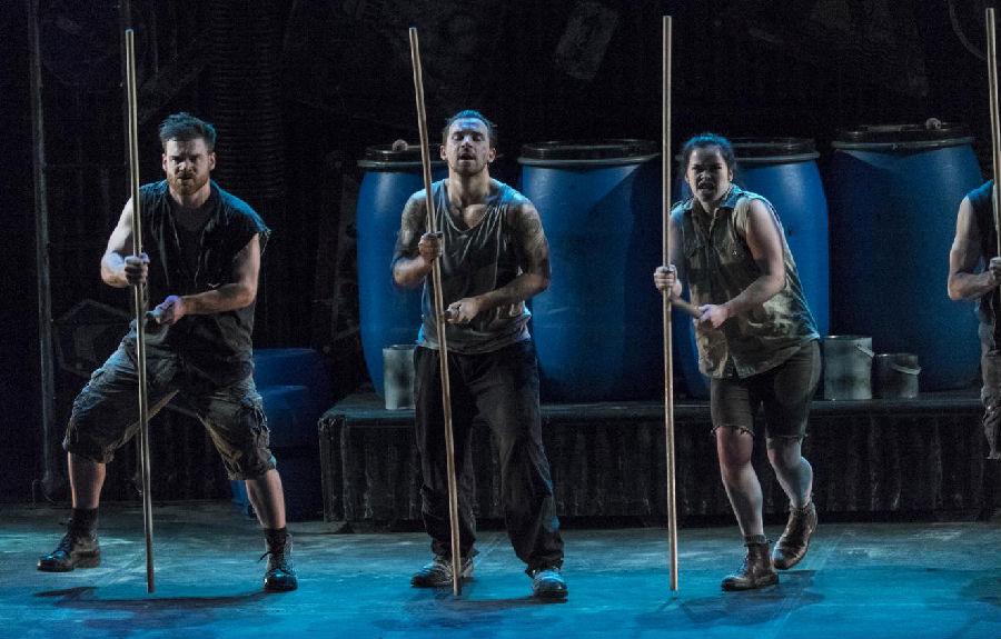 百老汇票房传奇《STOMP 破铜烂铁》 