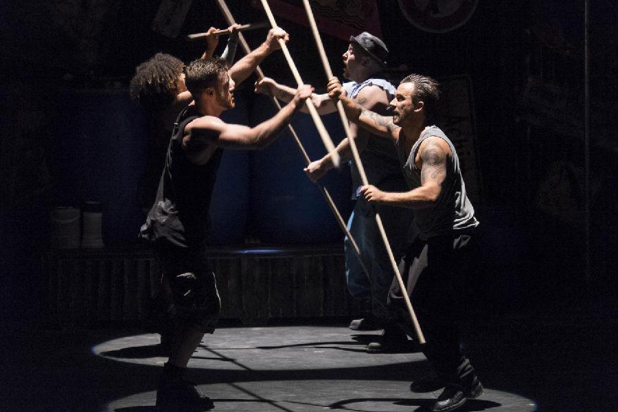 百老汇票房传奇《STOMP 破铜烂铁》 