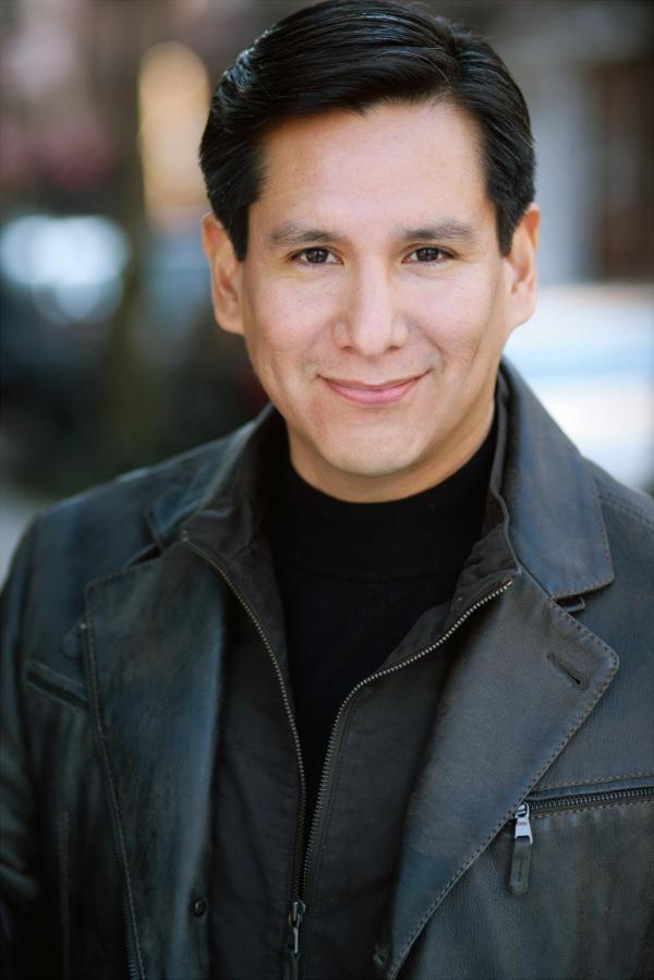 克里斯托弗毕业于耶鲁大学,哈佛大学和朱丽娅音乐学院,目前在 william