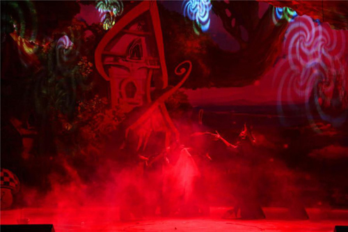 格林童话经典童话音乐儿童剧 《白雪公主与七个小矮人》 格林童话经典童话音乐儿童剧 《白雪公主与七个小矮人》