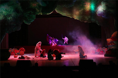 格林童话经典童话音乐儿童剧 《白雪公主与七个小矮人》 格林童话经典童话音乐儿童剧 《白雪公主与七个小矮人》