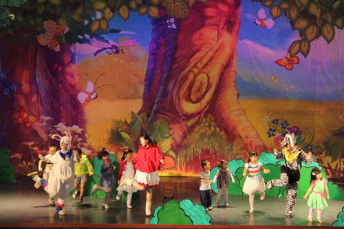 欢乐互动儿童剧《小红帽》