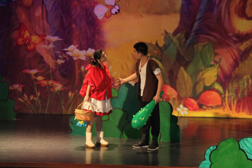 欢乐互动儿童剧《小红帽》