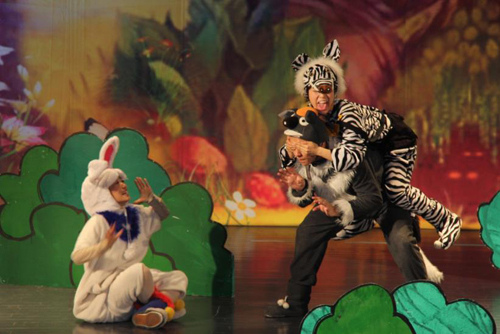 欢乐互动儿童剧《小红帽》