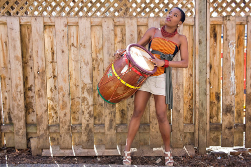 第十八届中国上海国际艺术节"艺术天空"系列 加拿大魁北克乐队Molika Tirolien音乐会 第十八届中国上海国际艺术节"艺术天空"系列 加拿大魁北克乐队Molika Tirolien音乐会