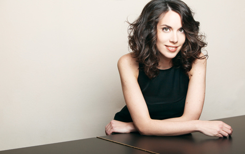 意大利钢琴家葛洛利亚·坎帕娜独奏音乐会 意大利钢琴家葛洛利亚·坎帕娜独奏音乐会