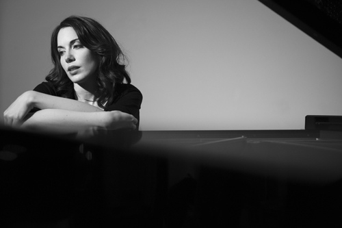 意大利钢琴家葛洛利亚·坎帕娜独奏音乐会 意大利钢琴家葛洛利亚·坎帕娜独奏音乐会