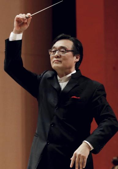 "音乐会总策划:王智音乐总监:肖鸣指挥:戴中晖小号:陈嘉伟杨洵霁演奏